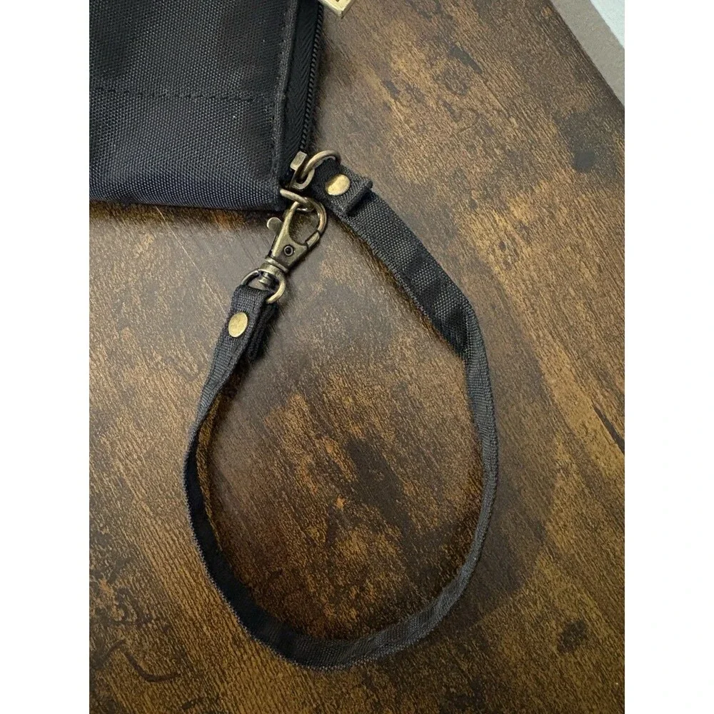 Travelon Wallet Clutch Wristlet Zip around Wrist Strap Black Turquoise Lining